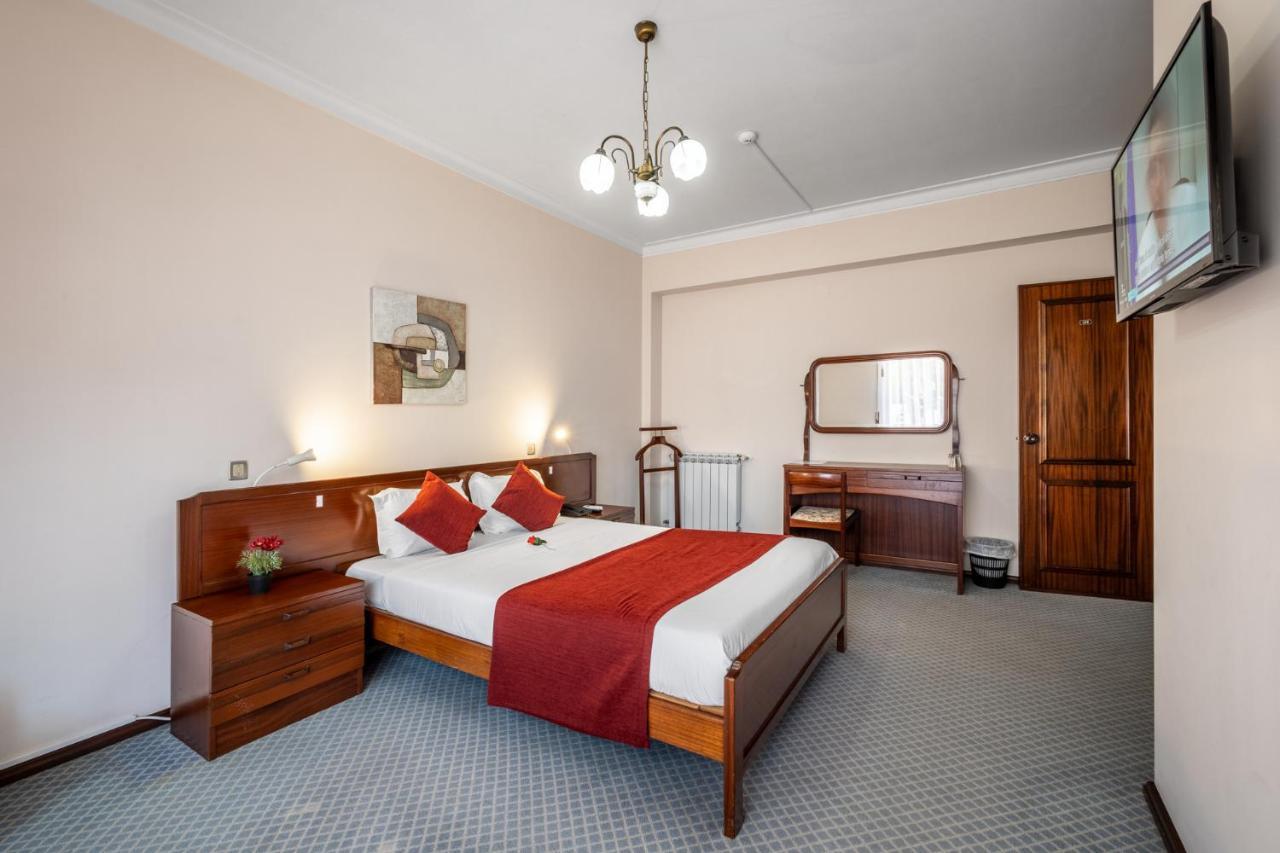 Hotel Colmeia Monte Real Ngoại thất bức ảnh