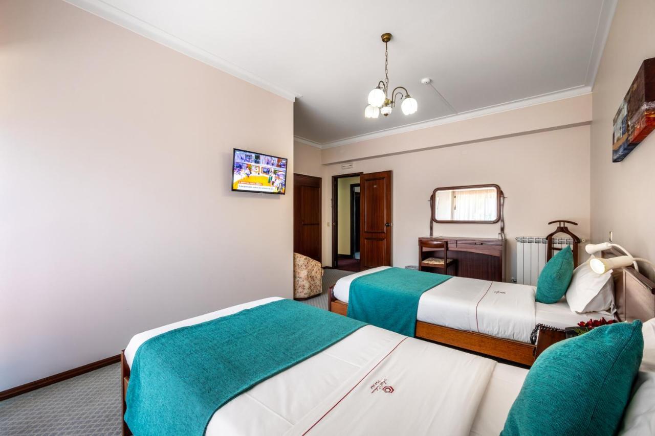 Hotel Colmeia Monte Real Ngoại thất bức ảnh