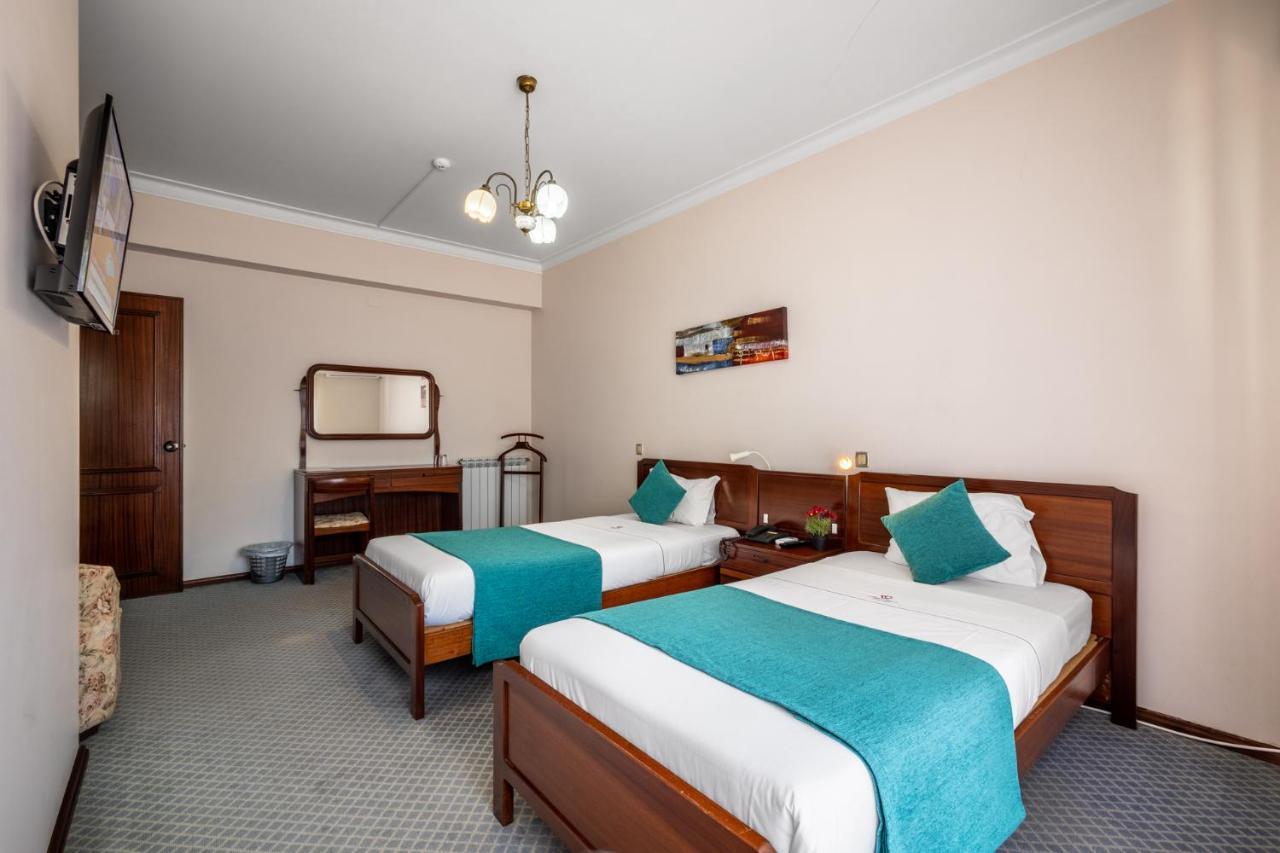 Hotel Colmeia Monte Real Ngoại thất bức ảnh