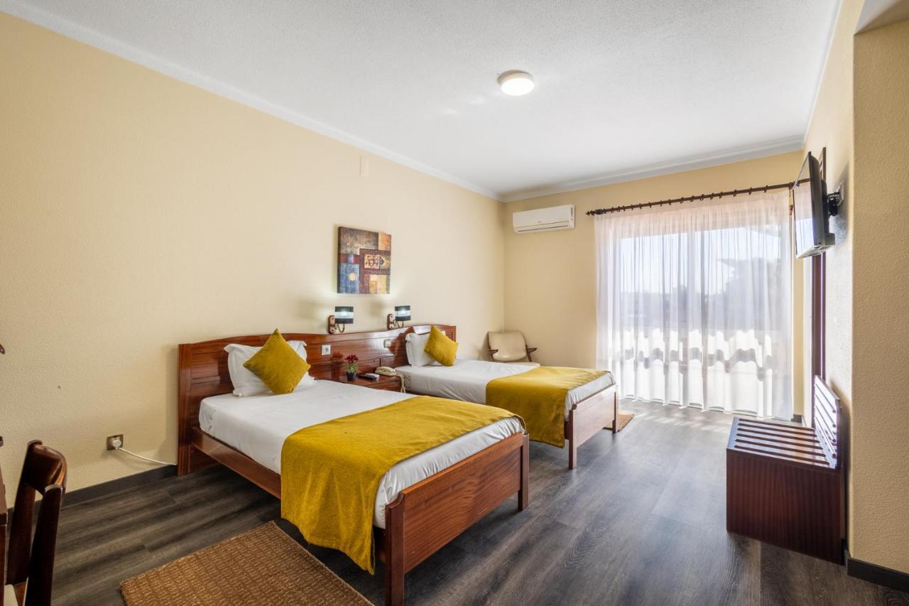 Hotel Colmeia Monte Real Ngoại thất bức ảnh